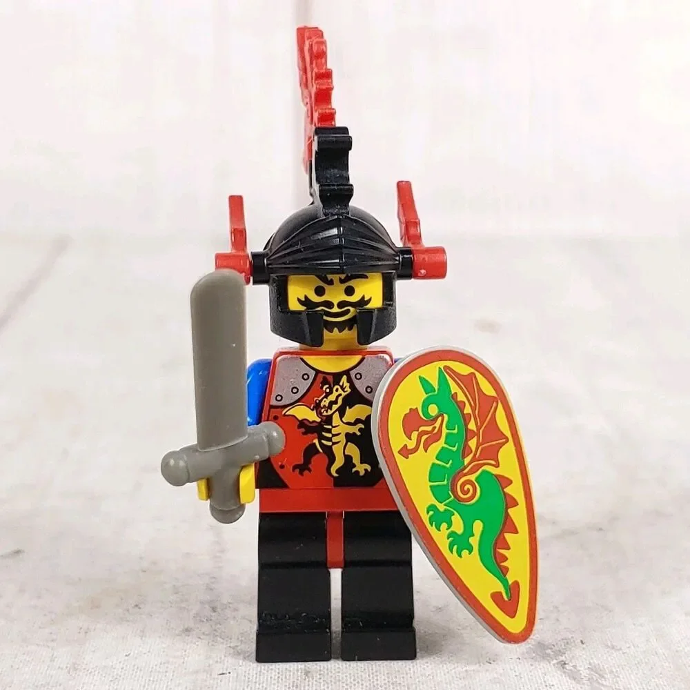 LEGO Dragon Master Red Plume - 6105 6048 Shield Knight Castle CAS017 Minifigure